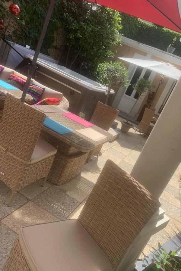 Guesthouse La Villae Mazamet ภายนอก รูปภาพ